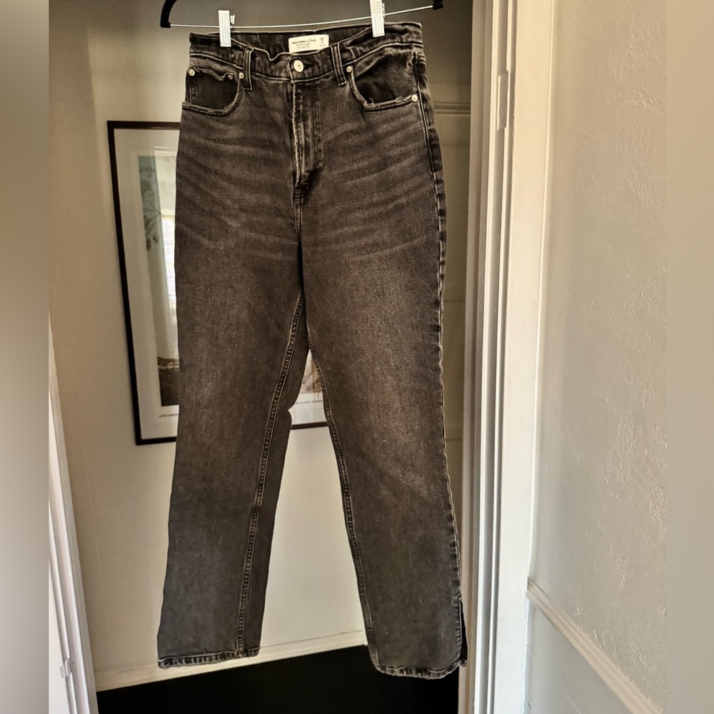 Abercrombie and Fitch gray ‘90s straight jean size 28/6
